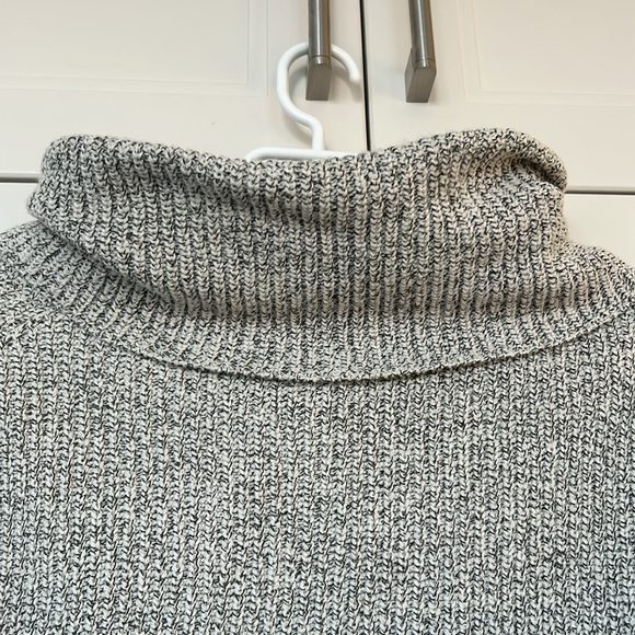 Roots Sweater Poncho - Picture 2 of 4